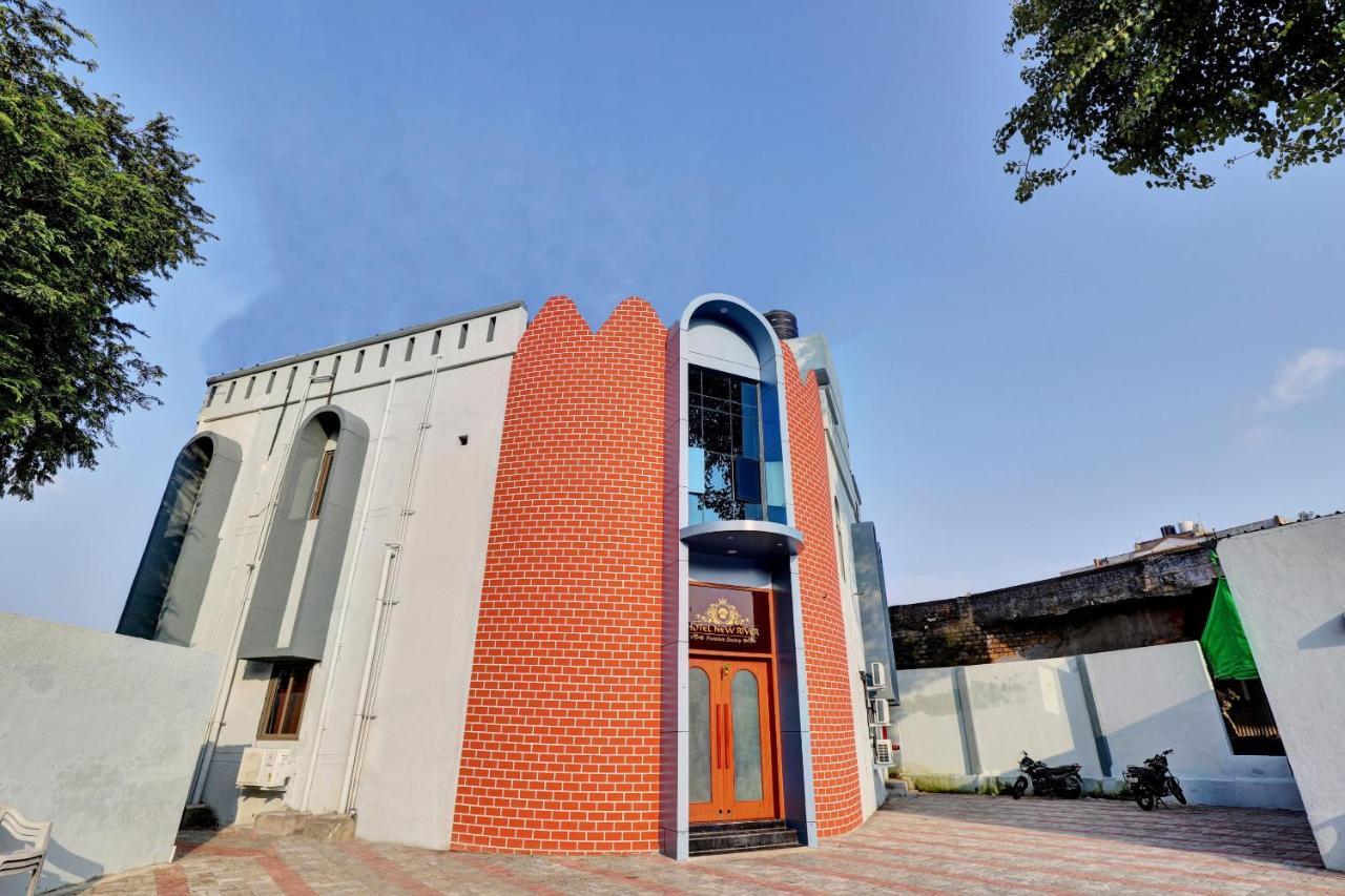 Collection O 83344 Hotel New River Rajkot Exterior photo